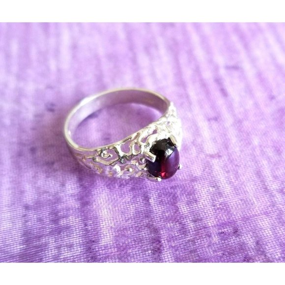 Sterling Silver Garnet Ring Cabochon Style Pretty Shank Size 8.25 LH583 - Picture 6 of 7
